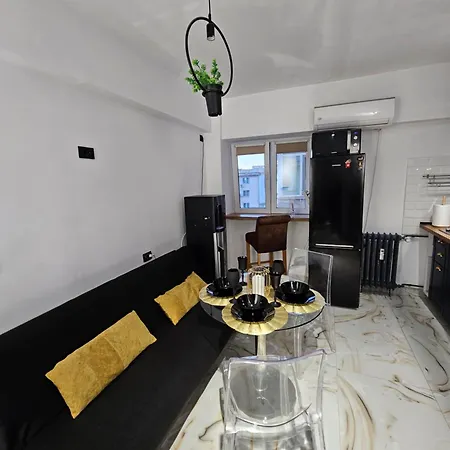 Apartment Casa Matei, Rezerva Acum Ultracentral, Design Interior Pe Comanda, Foarte Curat, Toate Dotarile - Filtru Apa Rece, Fierbinte, Self Check In Craiova