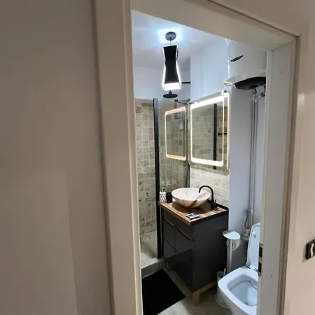 Apartment Casa Matei, Rezerva Acum Ultracentral, Design Interior Pe Comanda, Foarte Curat, Toate Dotarile - Filtru Apa Rece, Fierbinte, Self Check In Craiova